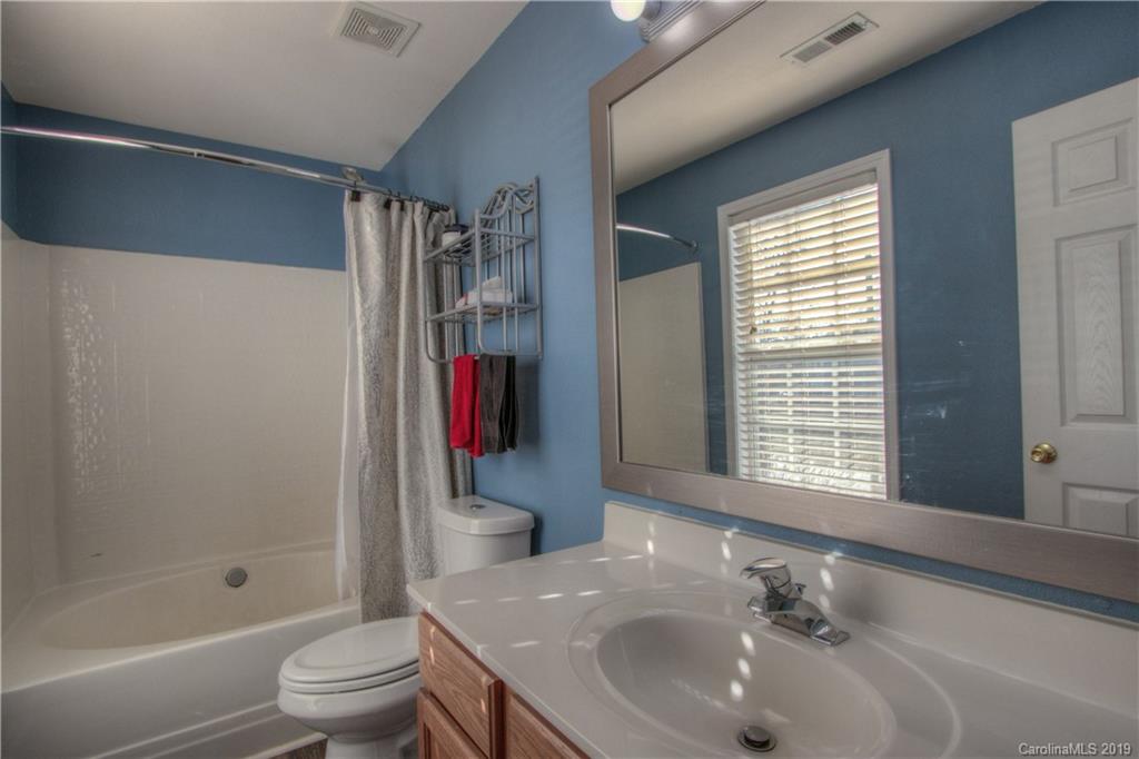 1043 Hipp Road Charlotte, NC 28216 - Photo 14 of 23 Gallery Image 14