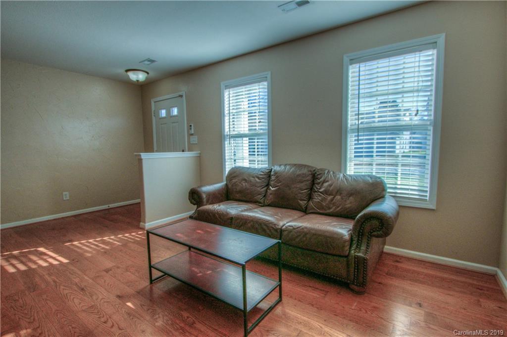 1043 Hipp Road Charlotte, NC 28216 - Photo 6 of 23 Gallery Image 6