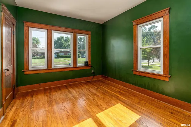 $129,000 | 544 East Main Street, Du Quoin, IL 62832