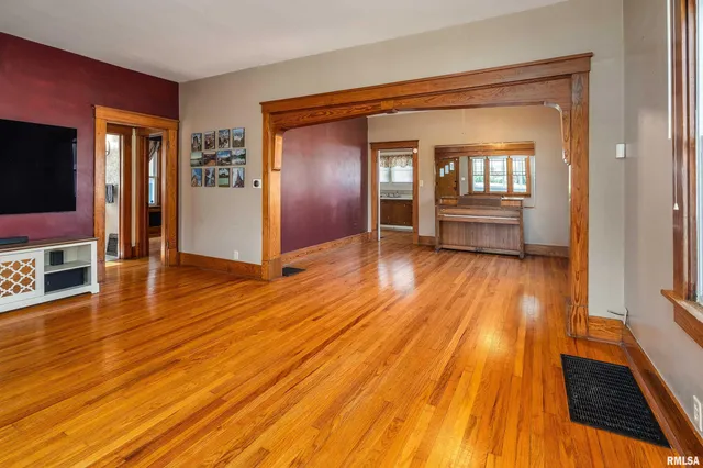 $129,000 | 544 East Main Street, Du Quoin, IL 62832