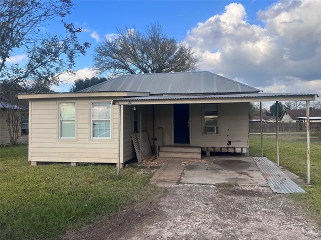 $750 | 815 East Railroad Avenue, Boling, TX 77420