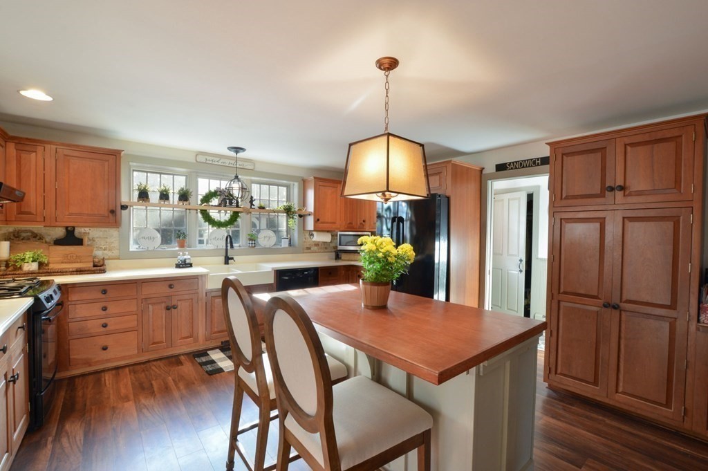 3 Academy Road Sandwich, MA 02563 - Photo 12 of 41