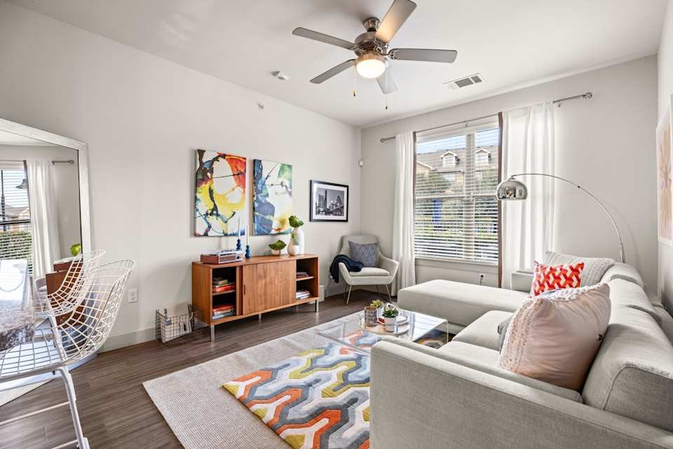 8800 South 1st Street, Unit 517 Austin, TX 78748 - Photo 9 of 20 a living room with furniture and a window