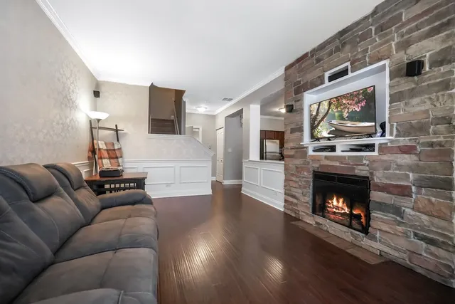 $269,900 | 37 Heather Glen Drive, Unit 37, Aurora, IL 60504