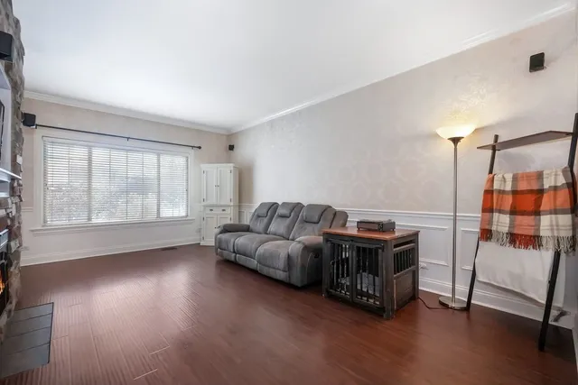 $269,900 | 37 Heather Glen Drive, Unit 37, Aurora, IL 60504