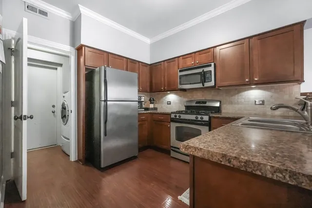 $269,900 | 37 Heather Glen Drive, Unit 37, Aurora, IL 60504