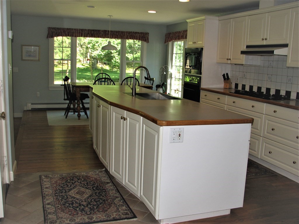 10 Jackson Road Wellesley, MA 02481 - Photo 2 of 14