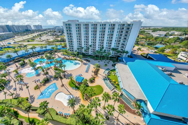 a view of a tennis court