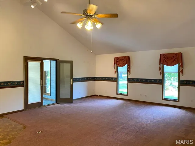 $595,000 | 12702 Crestview Lane, Trenton, IL 62293