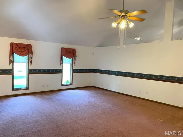 $595,000 | 12702 Crestview Lane, Trenton, IL 62293