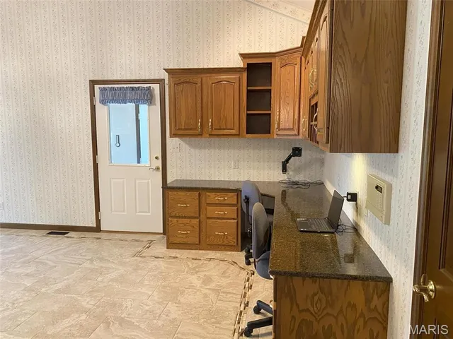 $595,000 | 12702 Crestview Lane, Trenton, IL 62293