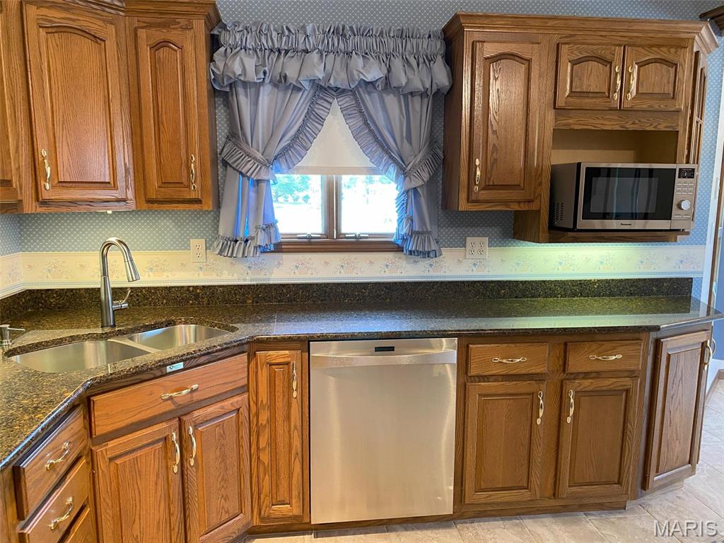 12702 Crestview Lane Trenton, IL 62293 - Photo 23 of 98