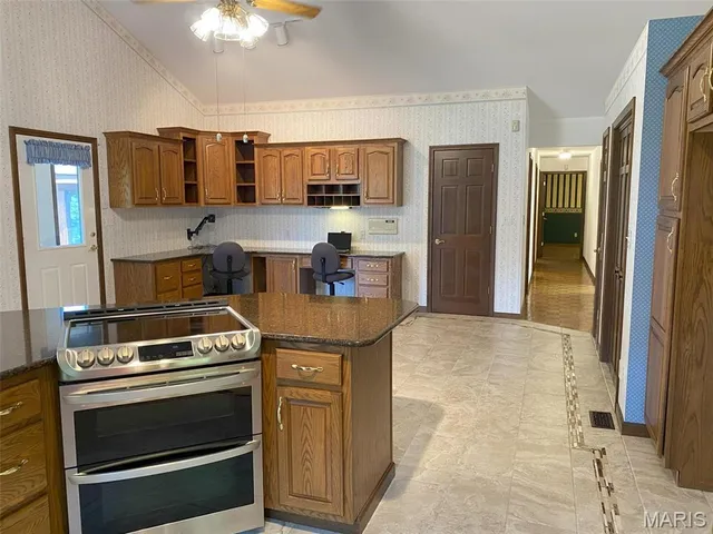 $595,000 | 12702 Crestview Lane, Trenton, IL 62293