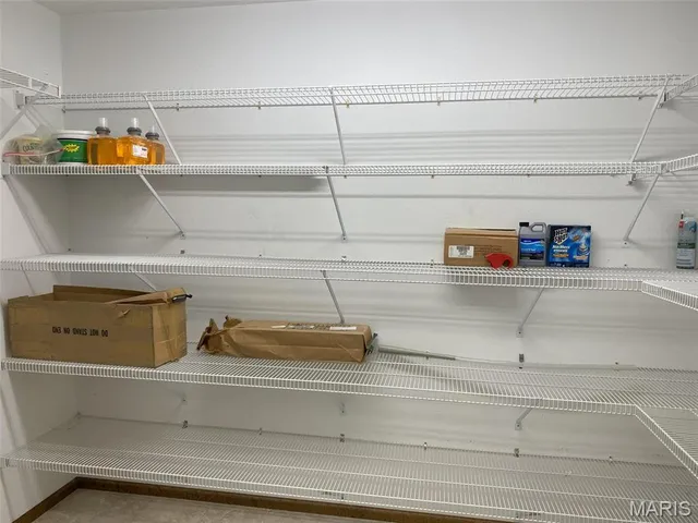 $595,000 | 12702 Crestview Lane, Trenton, IL 62293