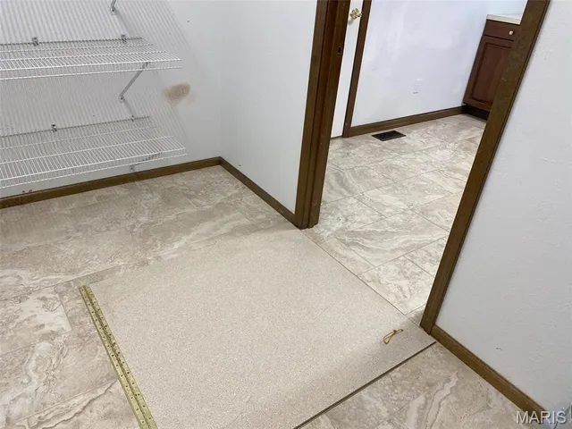 $595,000 | 12702 Crestview Lane, Trenton, IL 62293