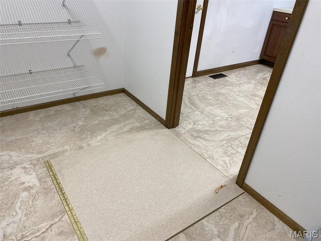 12702 Crestview Lane Trenton, IL 62293 - Photo 34 of 98