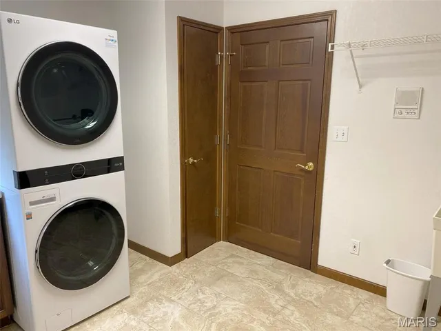 $595,000 | 12702 Crestview Lane, Trenton, IL 62293