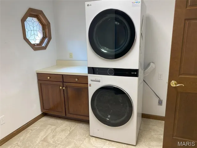 $595,000 | 12702 Crestview Lane, Trenton, IL 62293