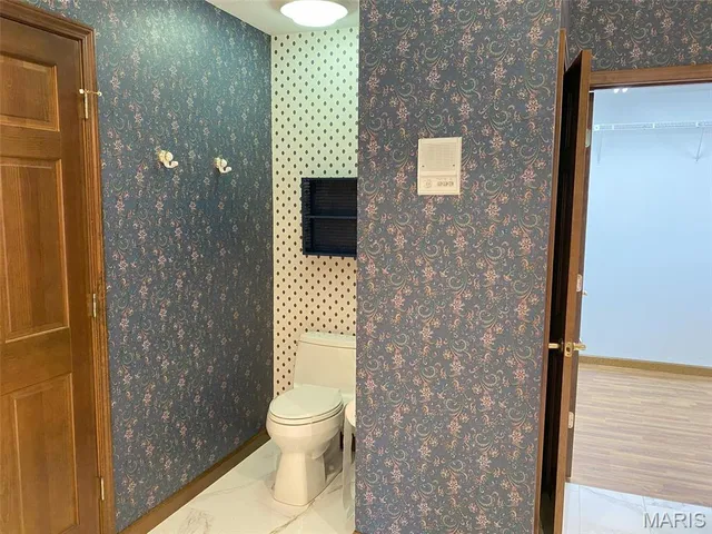 $595,000 | 12702 Crestview Lane, Trenton, IL 62293