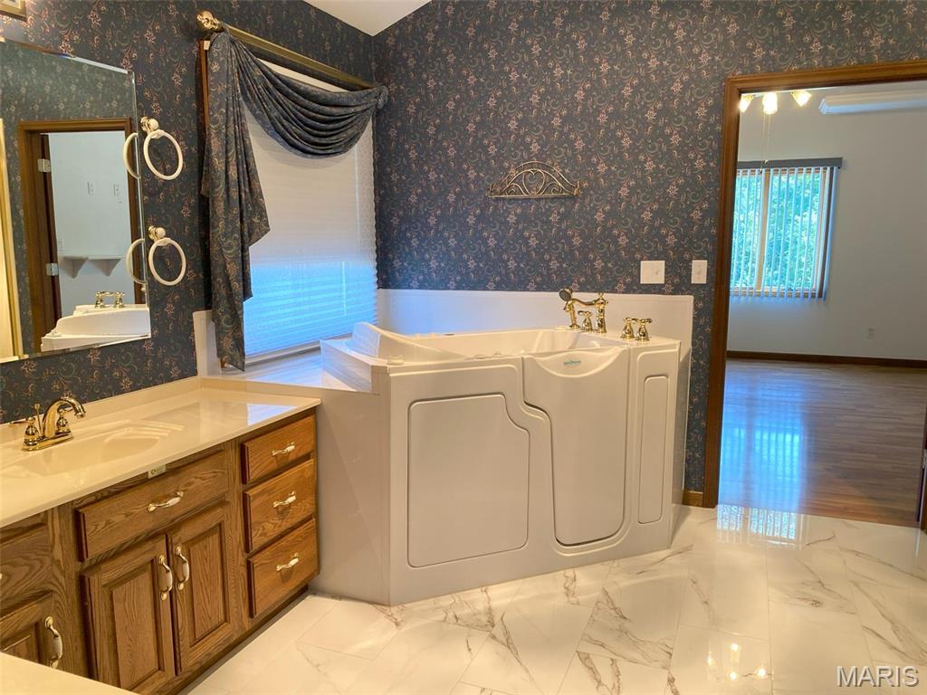 12702 Crestview Lane Trenton, IL 62293 - Photo 44 of 98