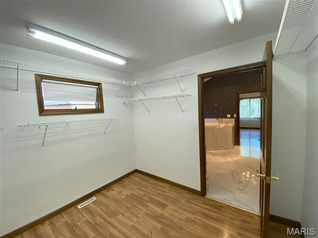 $595,000 | 12702 Crestview Lane, Trenton, IL 62293