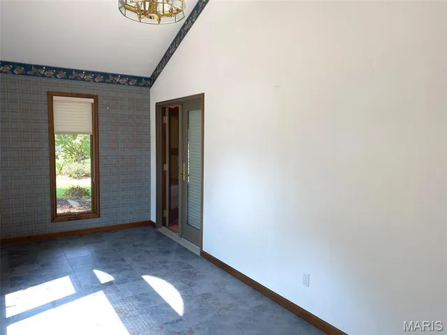 $595,000 | 12702 Crestview Lane, Trenton, IL 62293