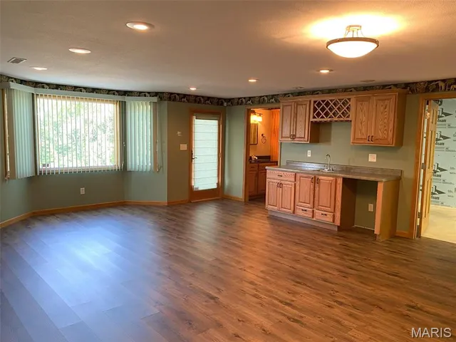 $595,000 | 12702 Crestview Lane, Trenton, IL 62293