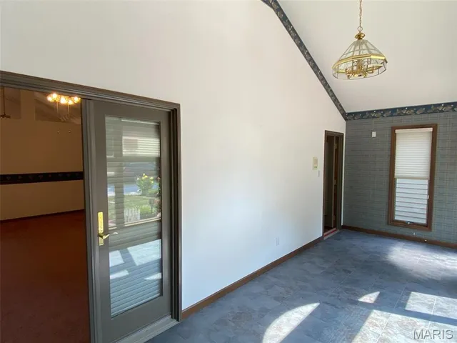 $595,000 | 12702 Crestview Lane, Trenton, IL 62293