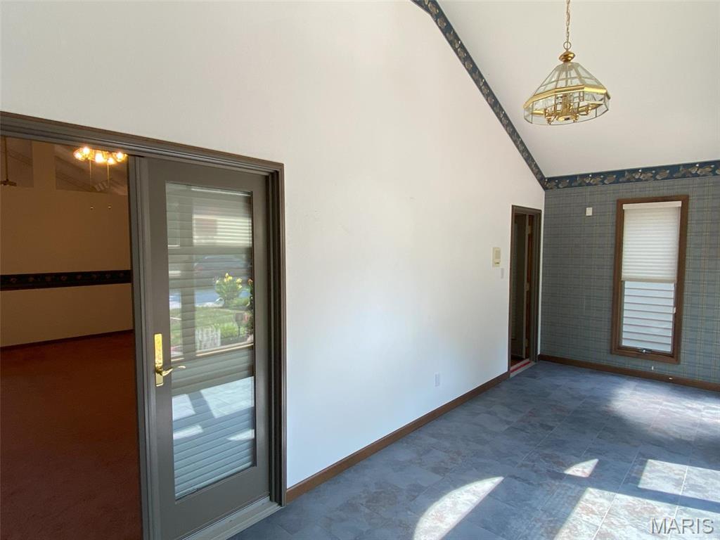 12702 Crestview Lane Trenton, IL 62293 - Photo 8 of 98