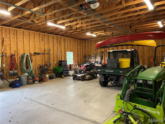 $595,000 | 12702 Crestview Lane, Trenton, IL 62293