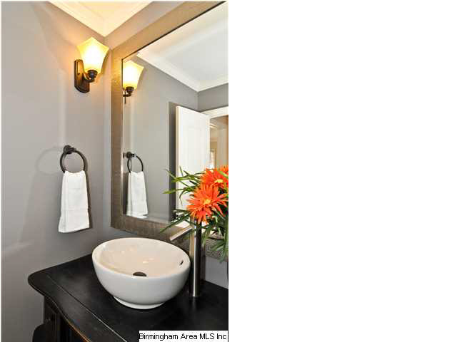 4800 Altamont Road South Birmingham, AL 35222 - Photo 18 of 32