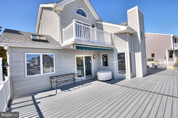 $929,900 | 19 Centerboard Drive, Bayville, NJ 08721
