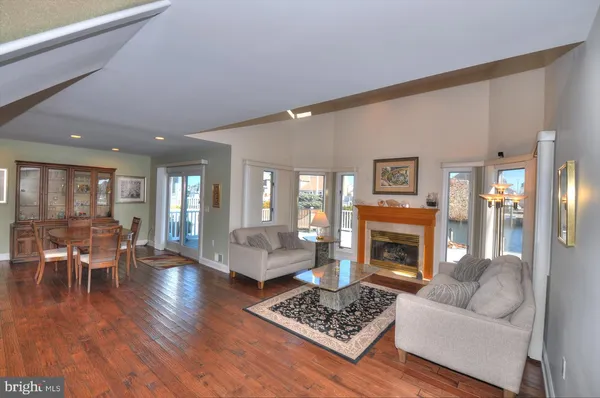 $929,900 | 19 Centerboard Drive, Bayville, NJ 08721