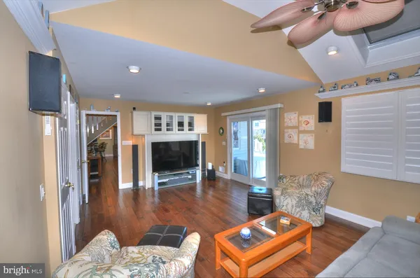 $929,900 | 19 Centerboard Drive, Bayville, NJ 08721