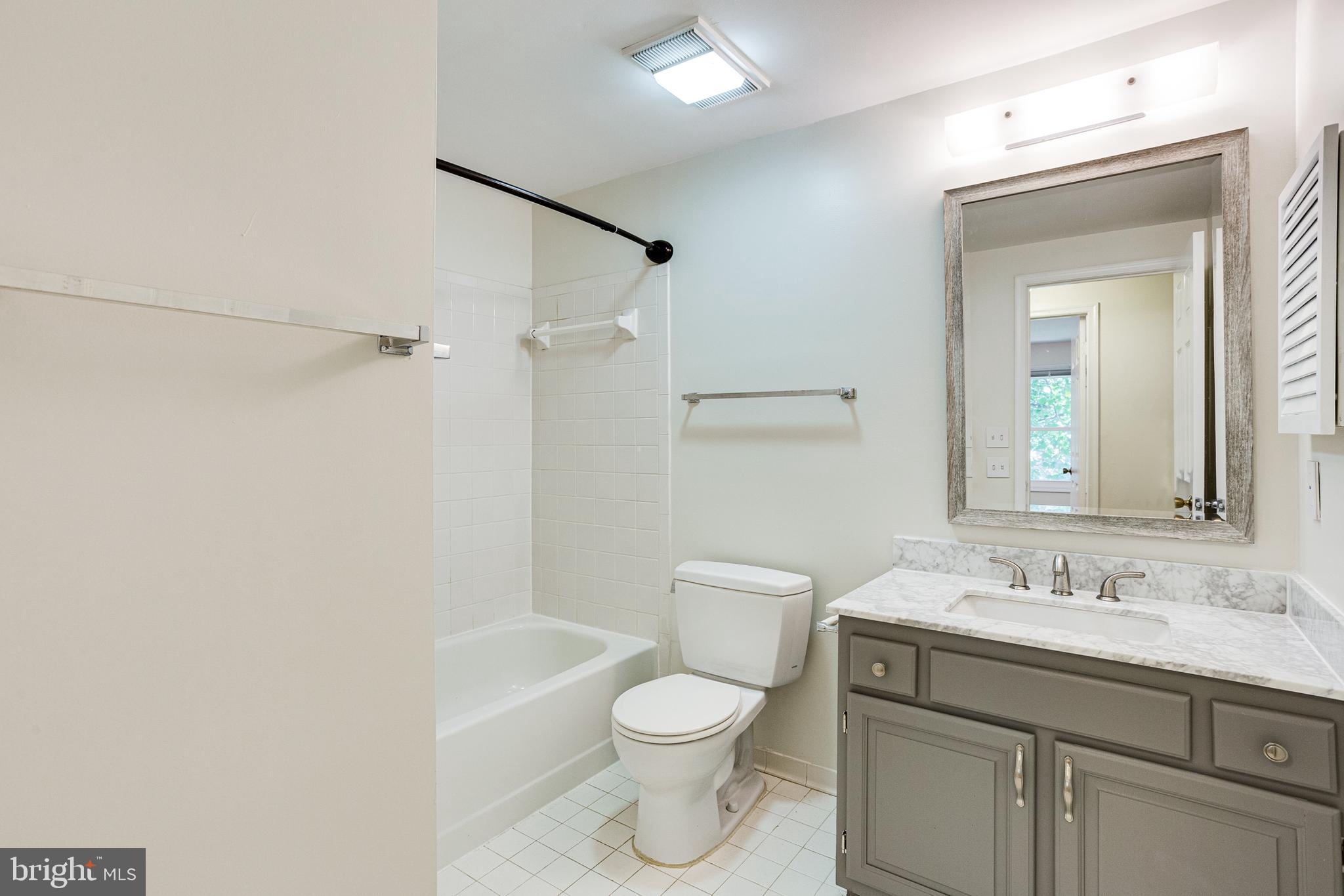 11300 Classical Lane Silver Spring, MD 20901 - Photo 35 of 50 Upper Level - Full Hall Bathroom