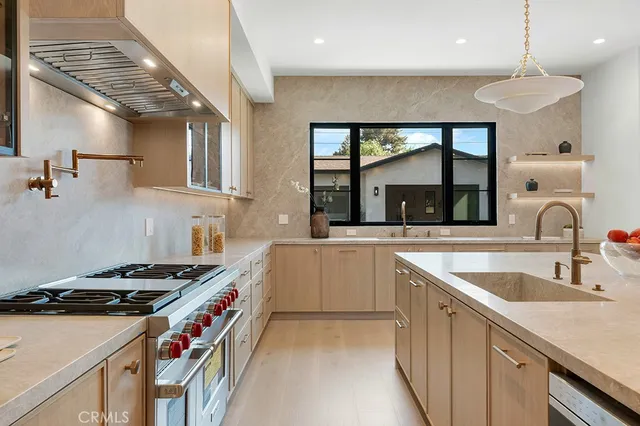 $5,199,000 | 13024 Bloomfield Street, Studio City, CA 91604