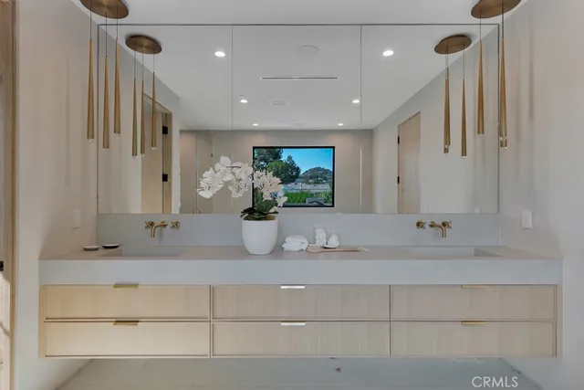 $5,199,000 | 13024 Bloomfield Street, Studio City, CA 91604