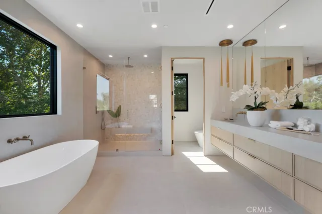 $5,199,000 | 13024 Bloomfield Street, Studio City, CA 91604