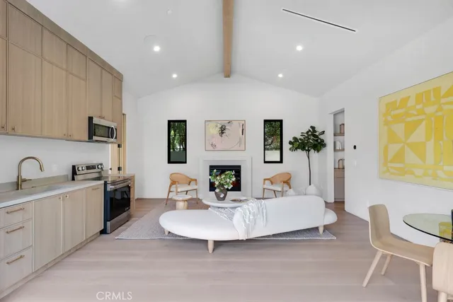 $5,199,000 | 13024 Bloomfield Street, Studio City, CA 91604