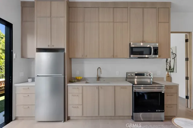 $5,199,000 | 13024 Bloomfield Street, Studio City, CA 91604