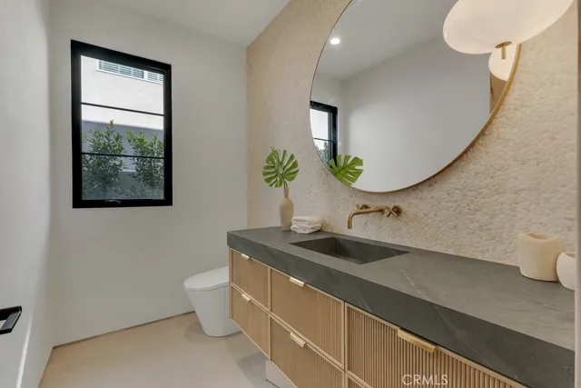 $5,199,000 | 13024 Bloomfield Street, Studio City, CA 91604