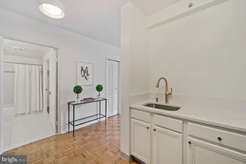 $324,900 | 7111 Woodmont Avenue, Unit 107, Bethesda, MD 20815