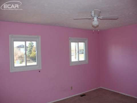 5286 Lennon Road Swartz Creek, MI 48473 - Photo 9 of 22 20435722-8.JPG