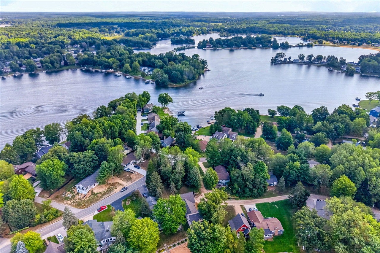 7788 West Royal Road Canadian Lakes, MI 49346 - Photo 55 of 59 Gallery Image 55