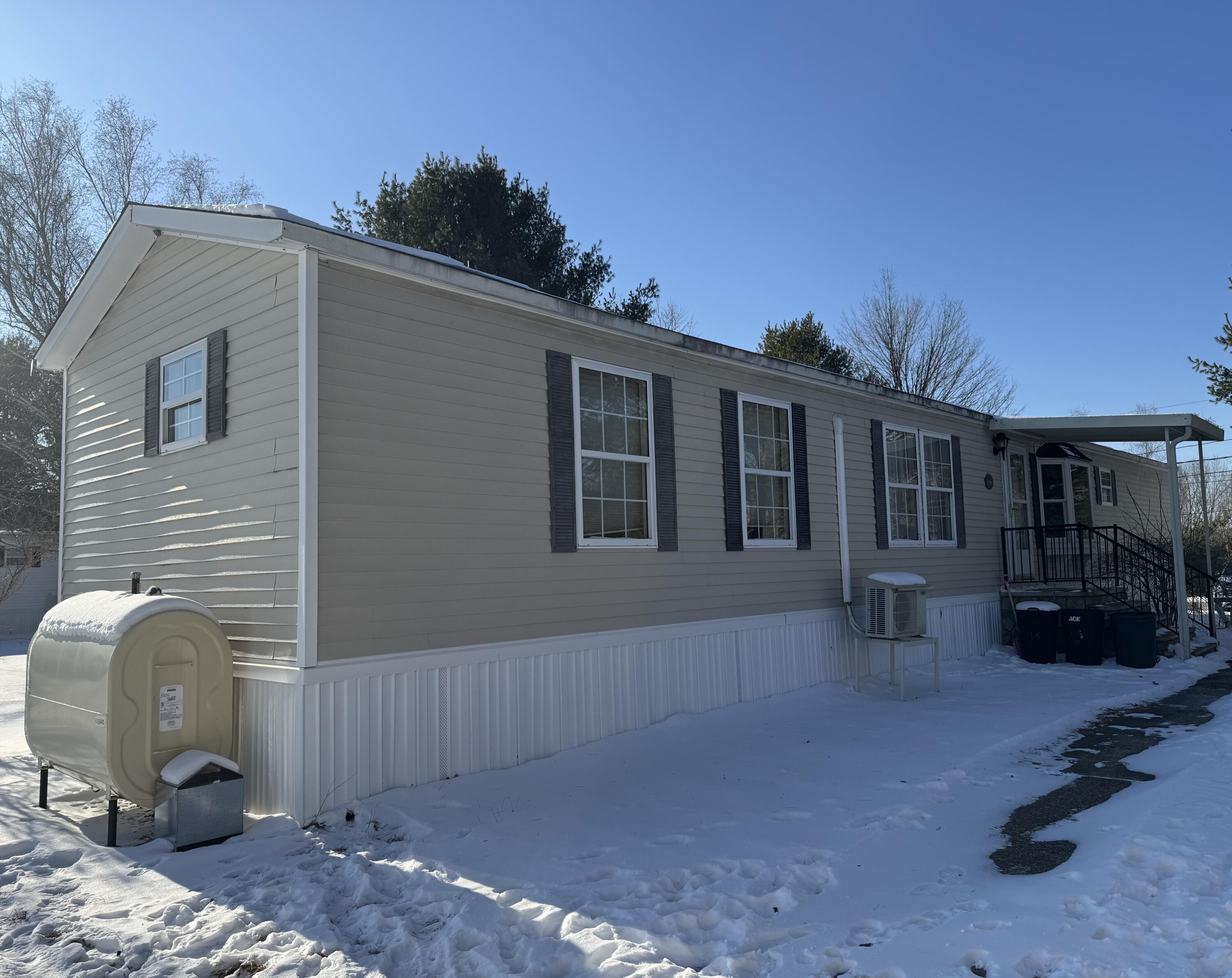 95 Pleasant Hill Road Limerick, ME 04048 - Photo 2 of 13 Lynne exterior view