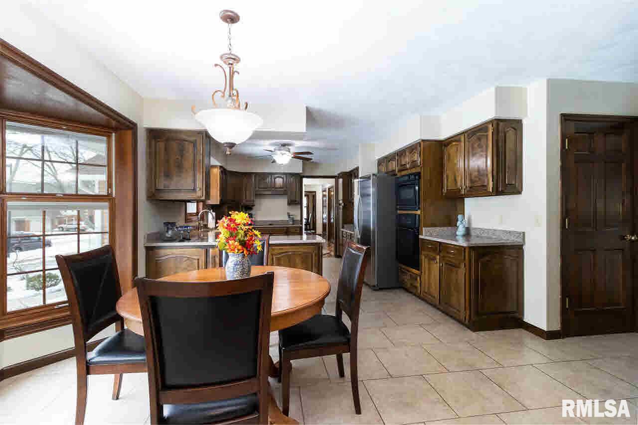 6532 James Road Bettendorf, IA 52722 - Photo 12 of 24 Gallery Image 12