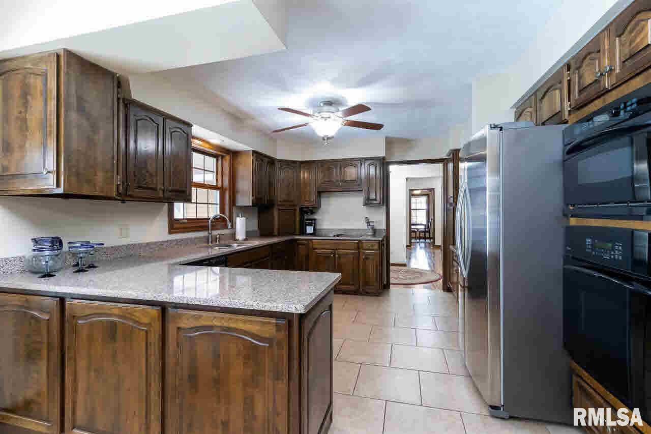 6532 James Road Bettendorf, IA 52722 - Photo 13 of 24 Gallery Image 13