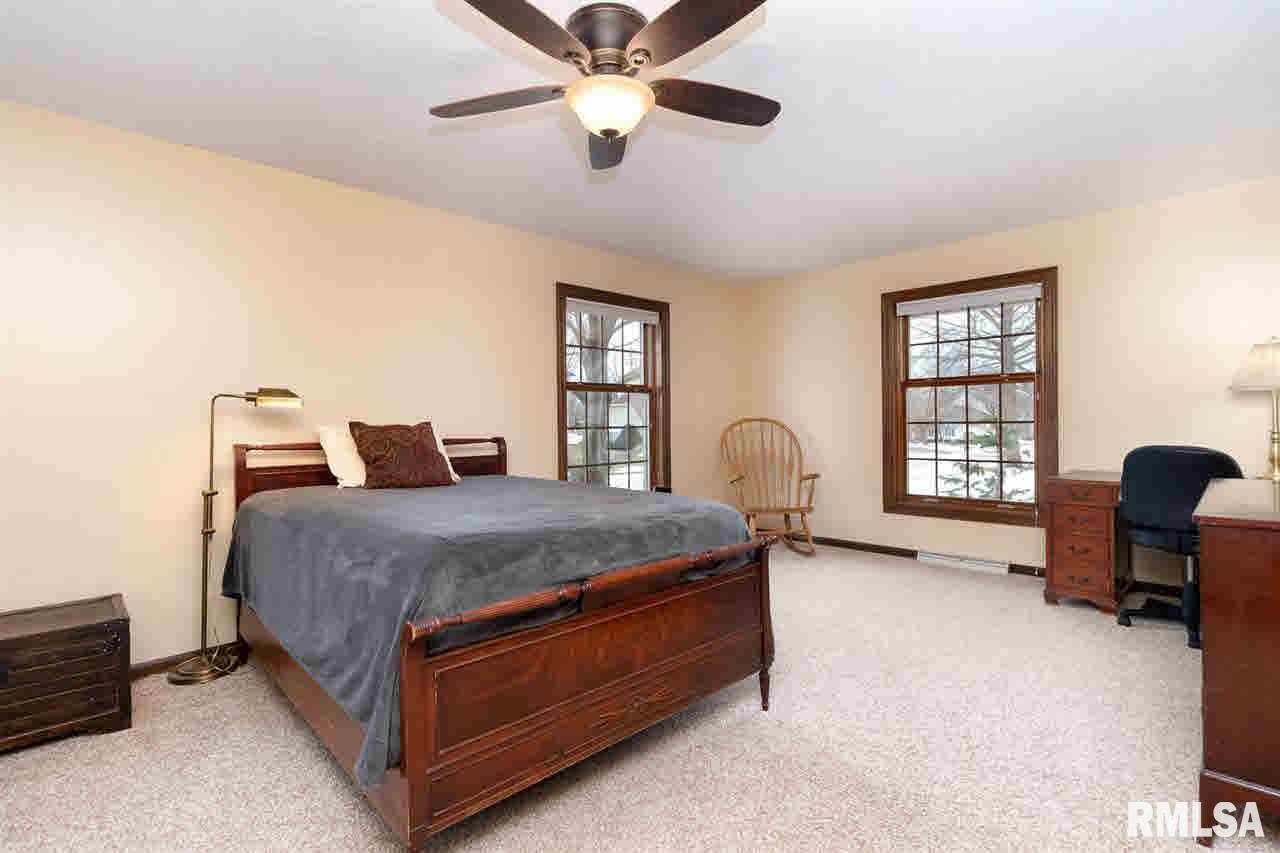 6532 James Road Bettendorf, IA 52722 - Photo 17 of 24 Gallery Image 17