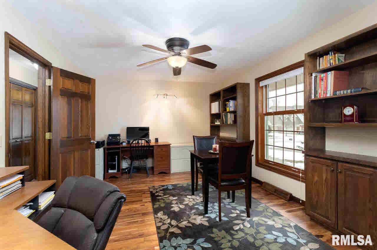 6532 James Road Bettendorf, IA 52722 - Photo 19 of 24 Gallery Image 19