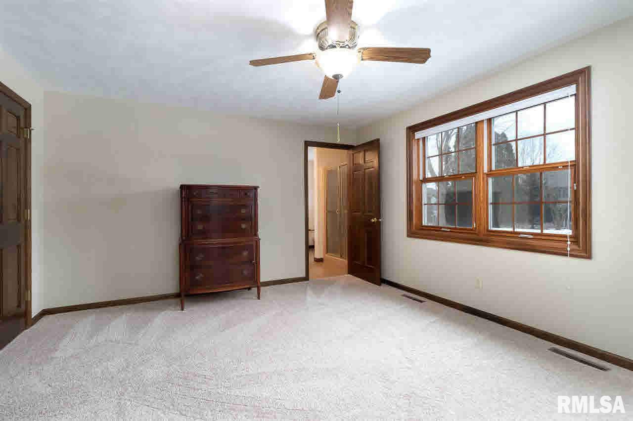 6532 James Road Bettendorf, IA 52722 - Photo 21 of 24 Gallery Image 21